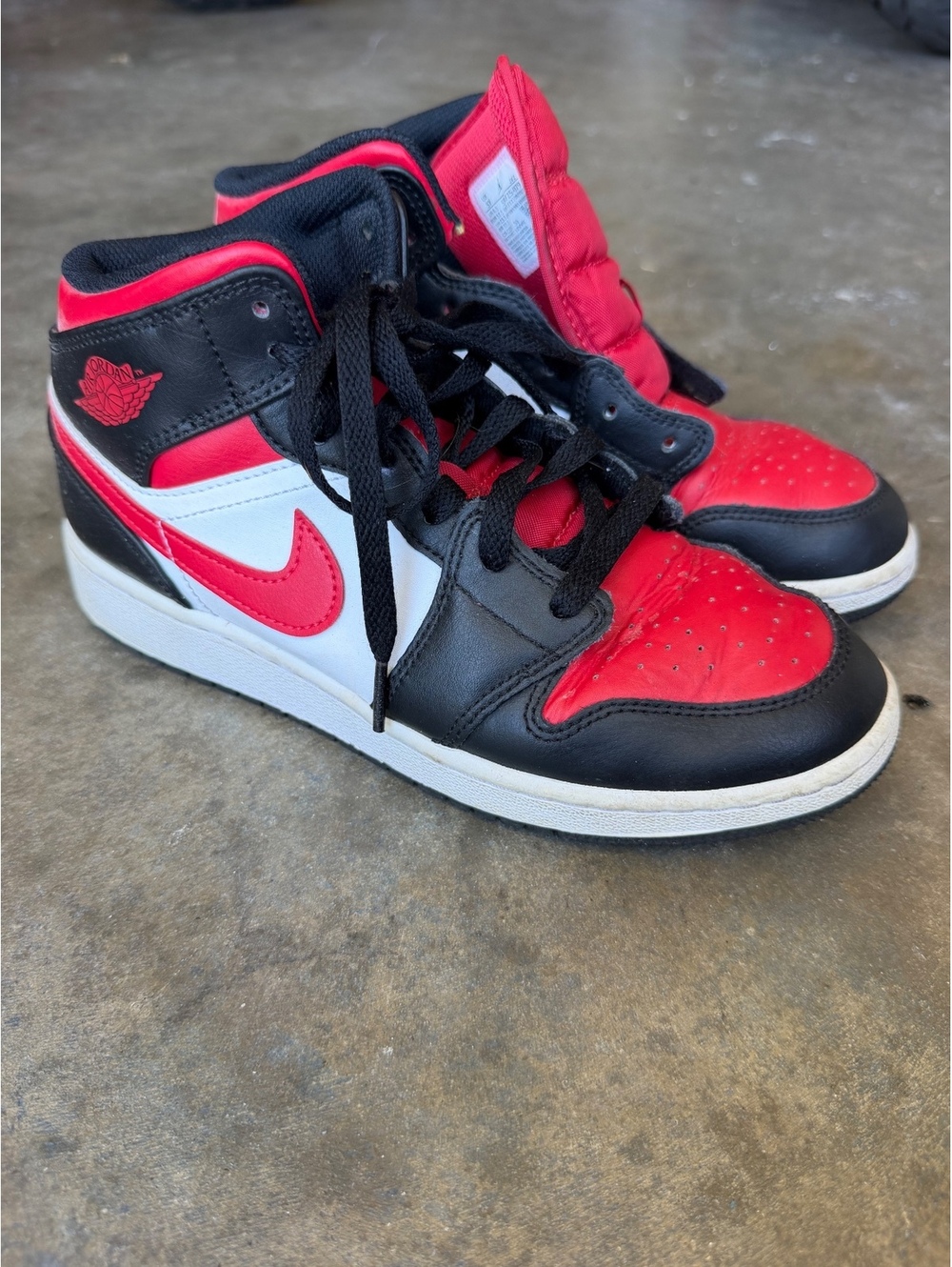 Nike Air Jordan 1 Retro High OG Bred Toe Sneakers Size 5Y